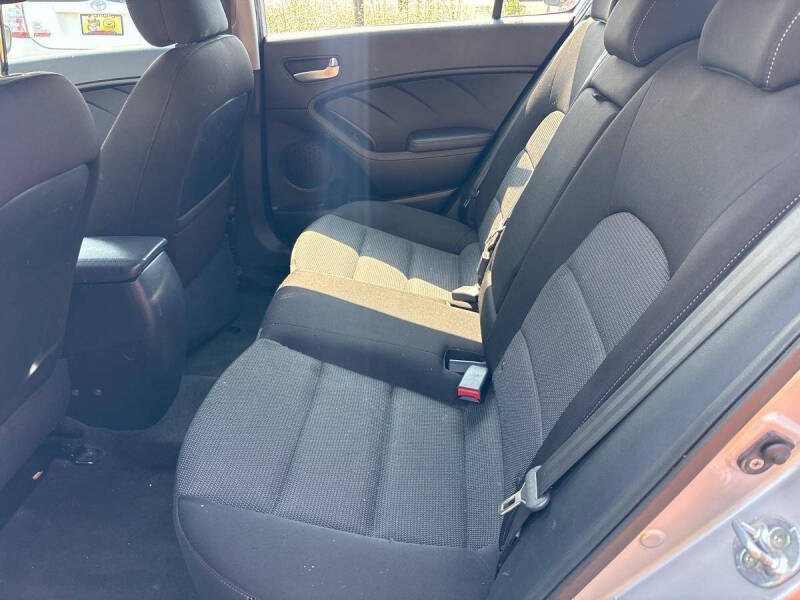 2017 Kia Forte5 LX