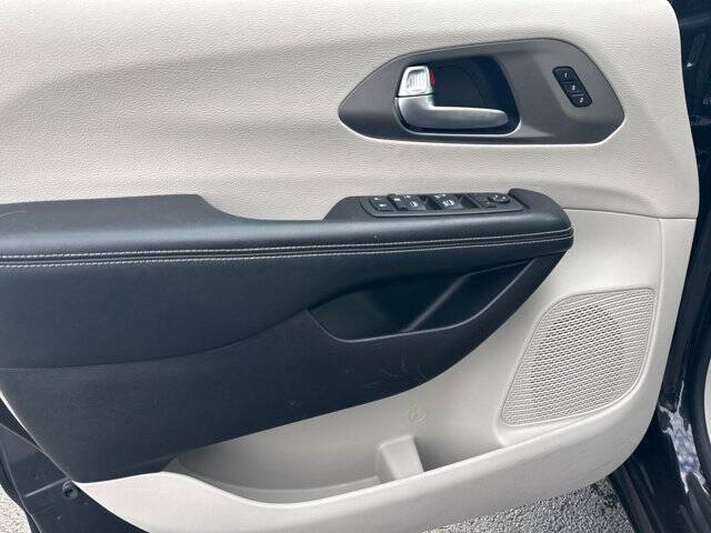 2021 Chrysler Pacifica Touring L