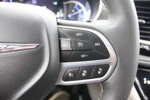 2023 Chrysler Pacifica Plug-In Hybrid Touring L