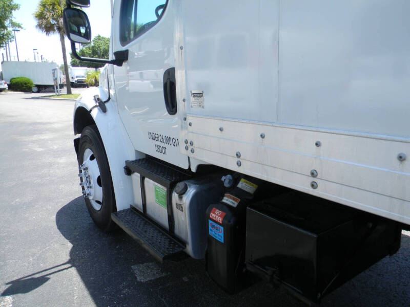 2017 Freightliner M2 106