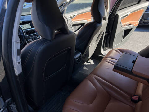 2015 Volvo V60 Cross Country T5 Platinum