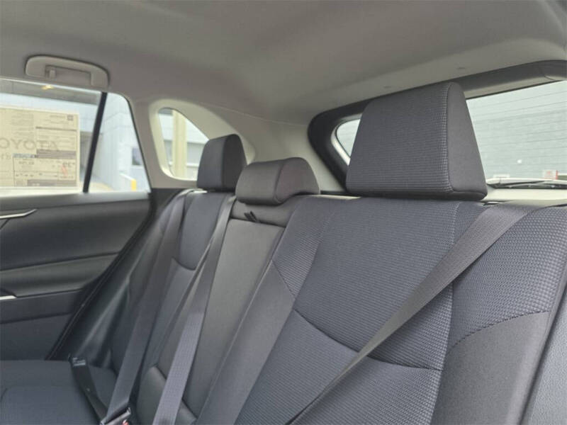 2025 Toyota RAV4 Hybrid LE