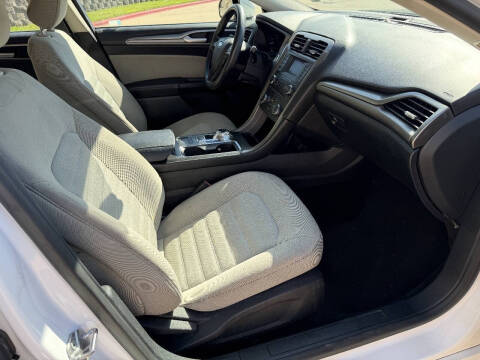 2017 Ford Fusion S