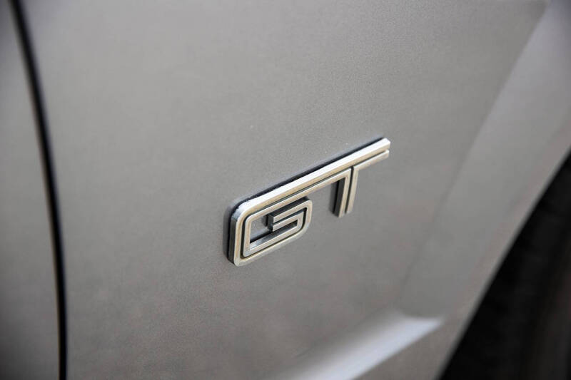 2006 Ford Mustang GT Deluxe