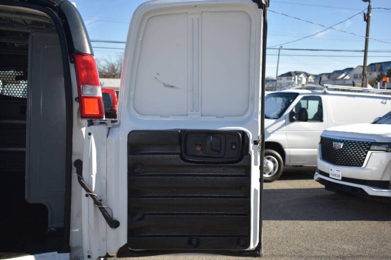 2021 Chevrolet Express 2500