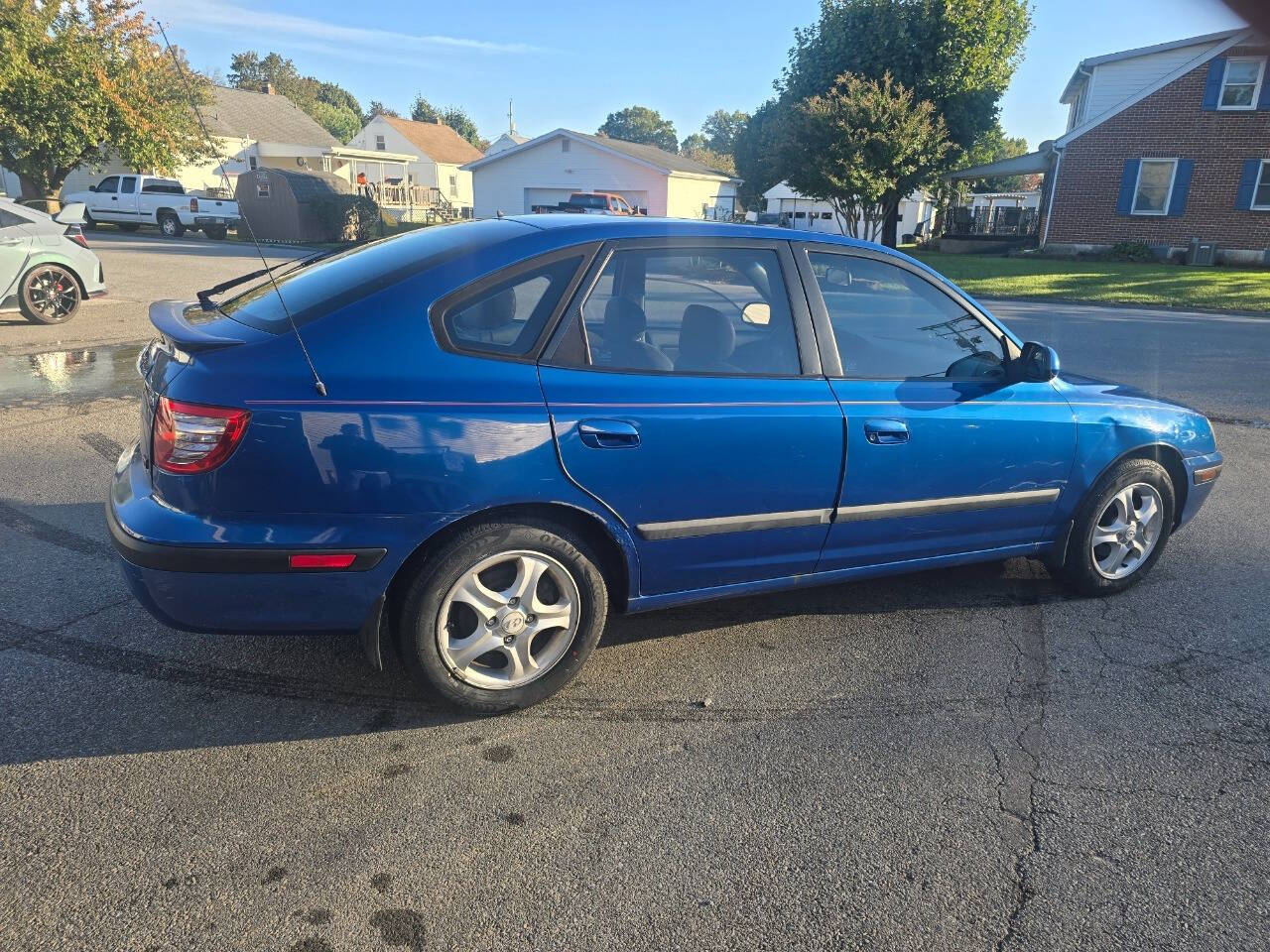 2006 Hyundai ELANTRA for sale at QUEENSGATE AUTO SALES in York, PA