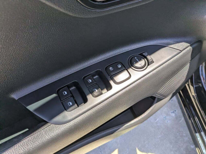 2023 Kia Rio 5-Door S