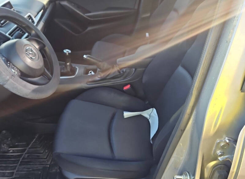 2015 Mazda MAZDA3 i SV