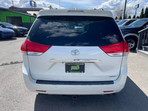 2014 Toyota Sienna Limited 7-Passenger
