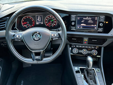 2019 Volkswagen Jetta R-Line