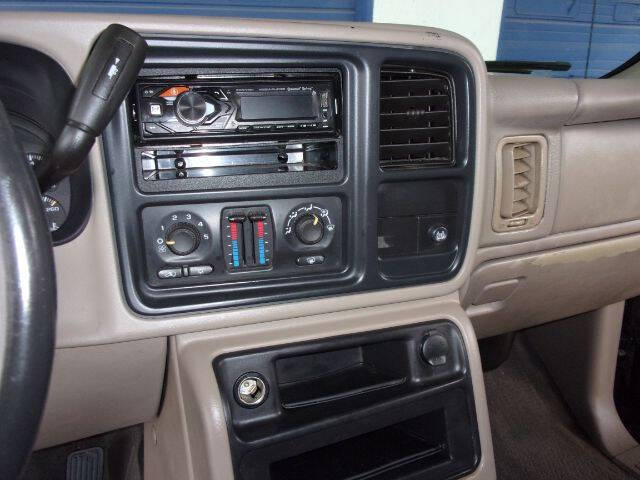 2004 Chevrolet Avalanche Base photo 11