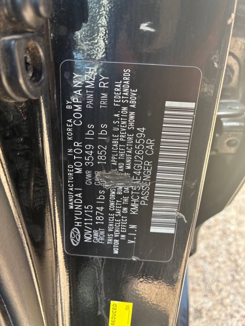 Black 2016 Hyundai ACCENT SE SE 4dr Hatchback 6M 30