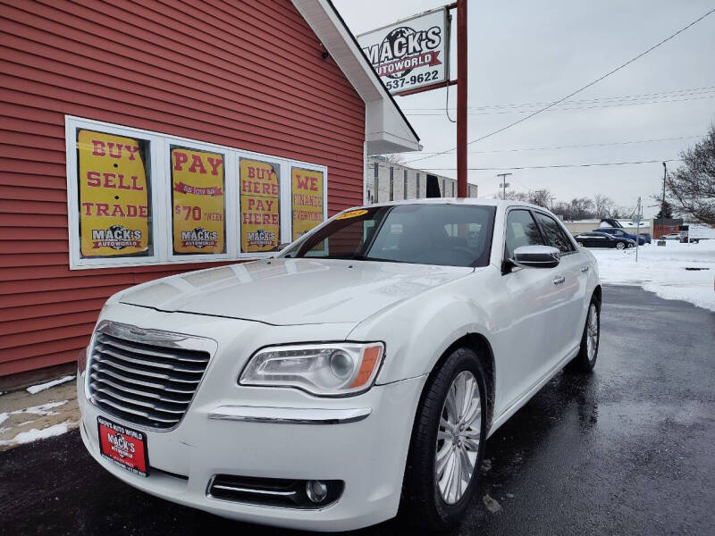 2013 Chrysler 300 C's photo
