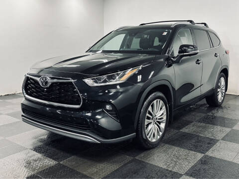 2023 Toyota Highlander for sale at Brunswick Auto Mart in Brunswick OH