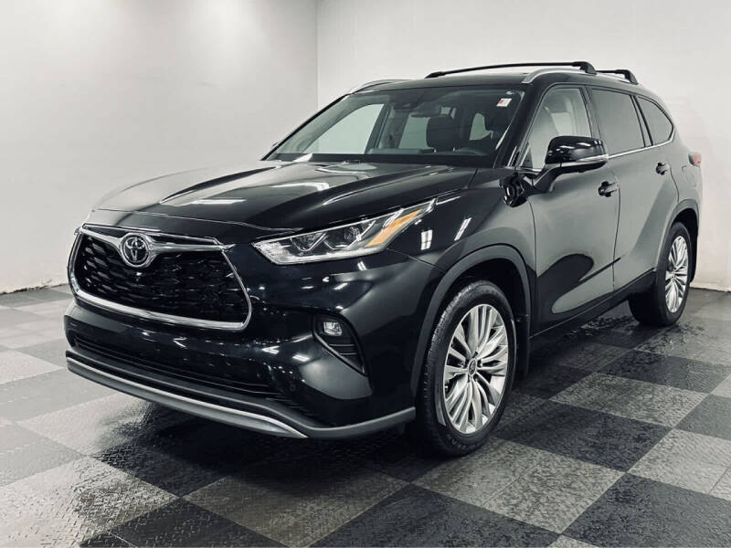 2023 Toyota Highlander for sale at Brunswick Auto Mart in Brunswick OH
