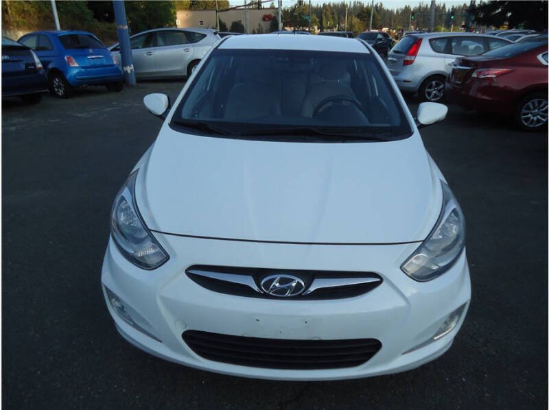 2013 Hyundai Accent SE