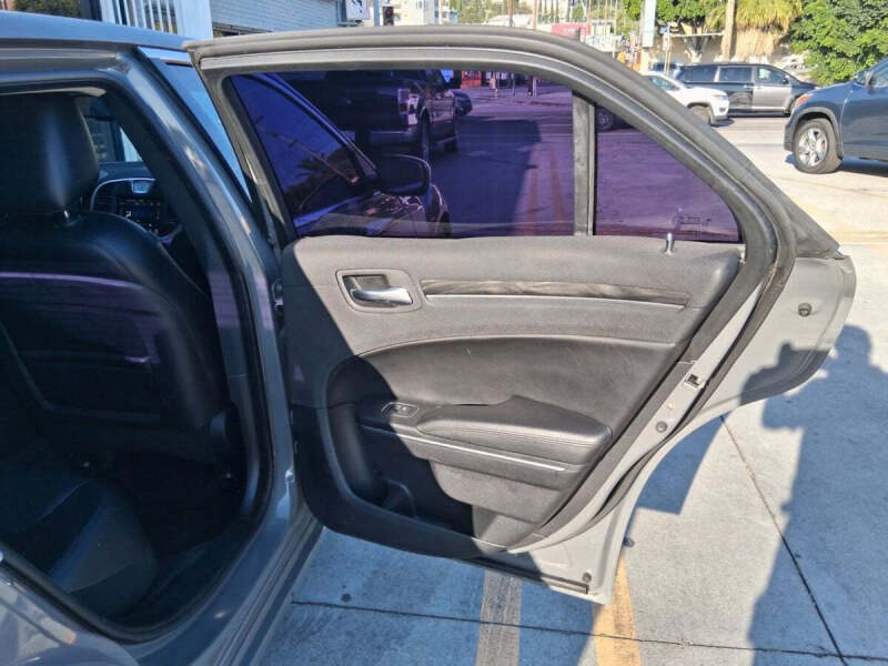 2017 Chrysler 300 Limited