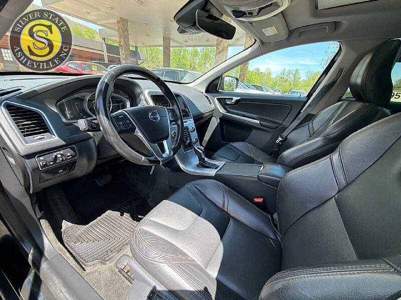 2017 Volvo XC60 T5 Dynamic