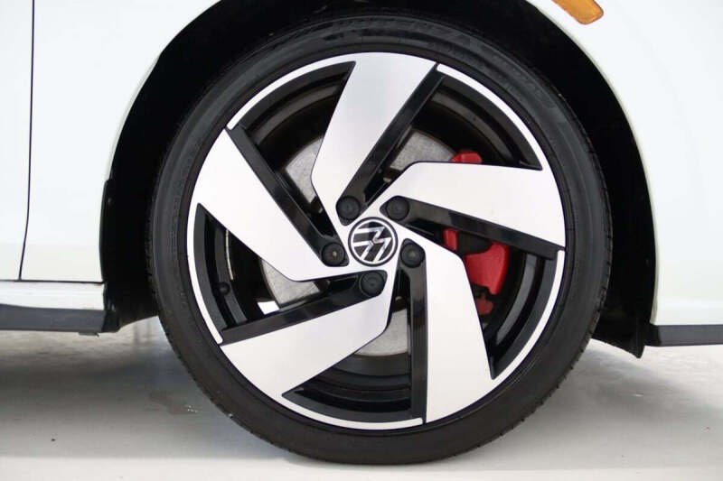 2022 Volkswagen Golf GTI SE