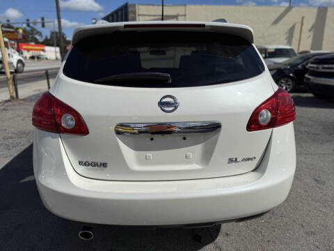 2013 Nissan Rogue SV w/SL Package