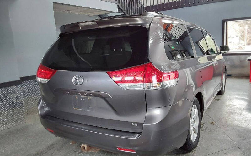 2011 Toyota Sienna