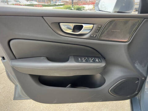 2023 Volvo S60 B5 Ultimate Bright Theme