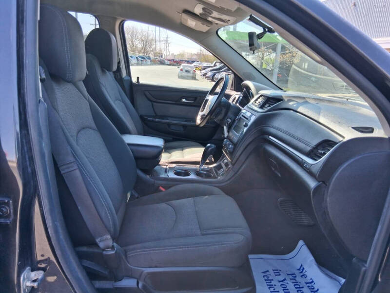 2017 Chevrolet Traverse LT