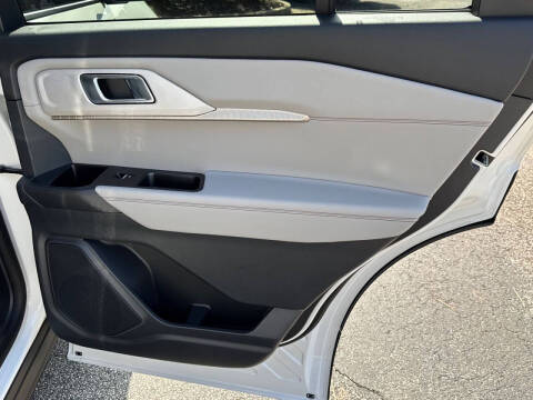 2025 Ford Explorer Active