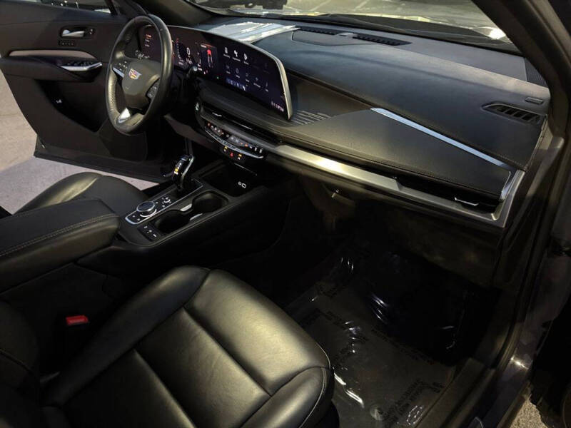 2025 Cadillac XT4 Premium Luxury