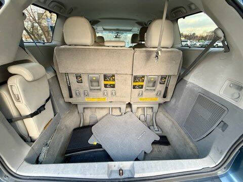 2014 Toyota Sienna XLE 8-Passenger