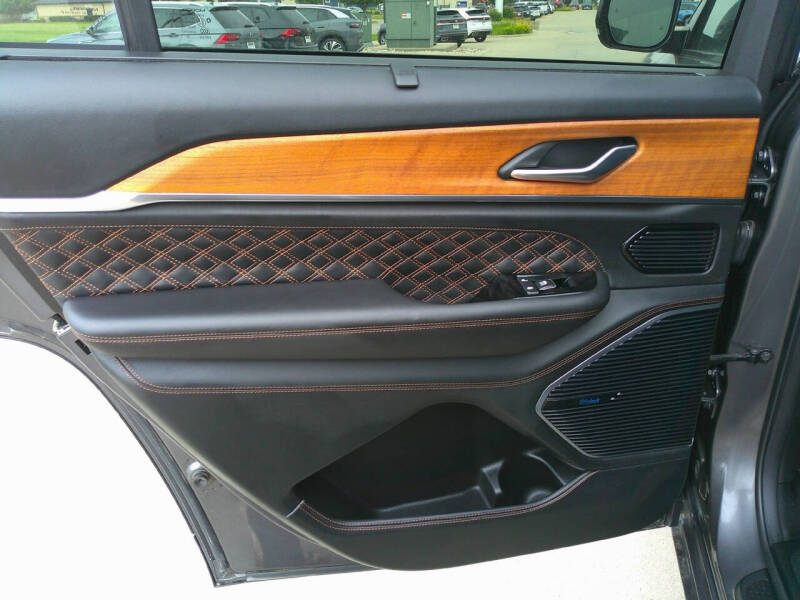 2023 Jeep Grand Cherokee L Summit Reserve