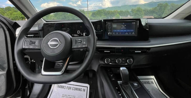 2025 Nissan Kicks S