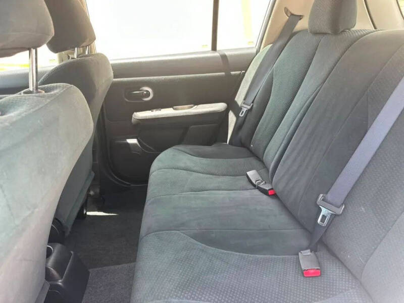 2012 Nissan Versa 1.8 S