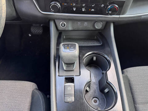 2022 Nissan Rogue S