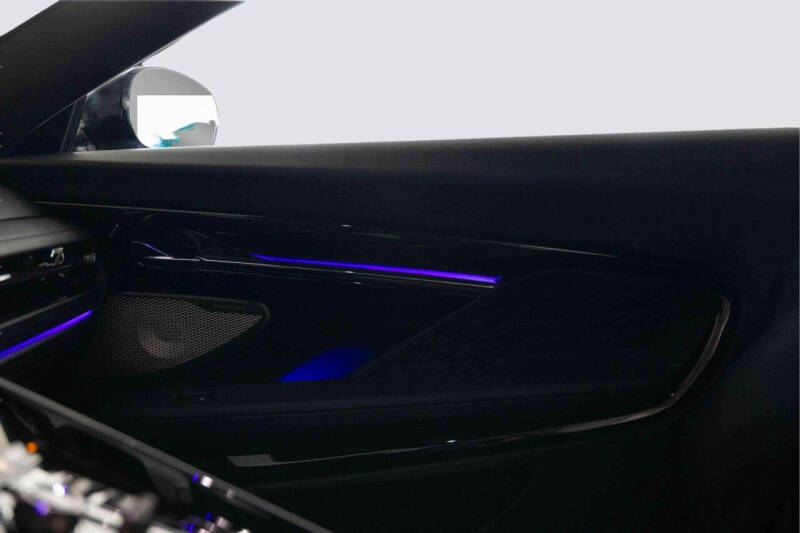 2025 Aston Martin DB12 V8
