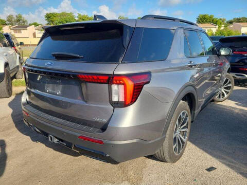 2025 Ford Explorer ST-Line