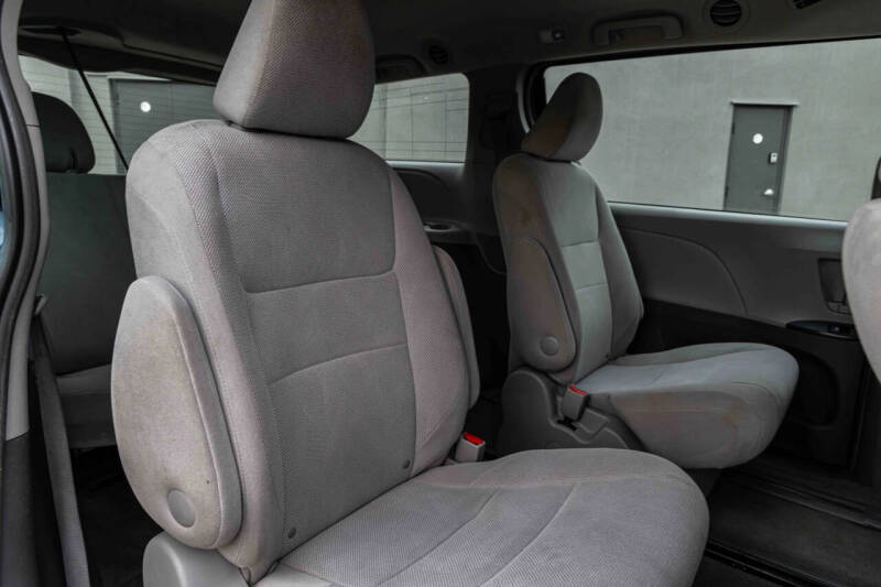 2017 Toyota Sienna L 7-Passenger