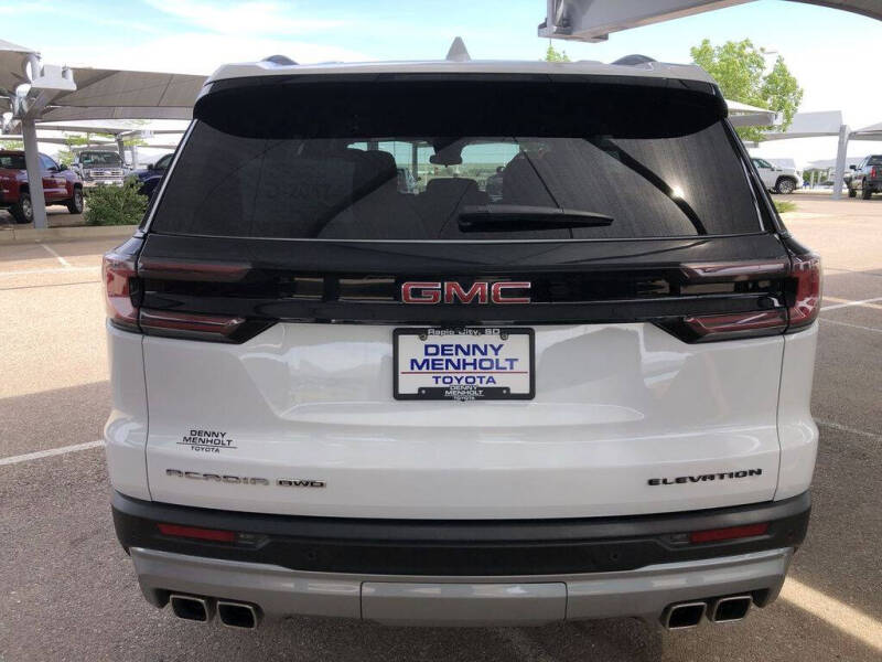2025 GMC Acadia Elevation