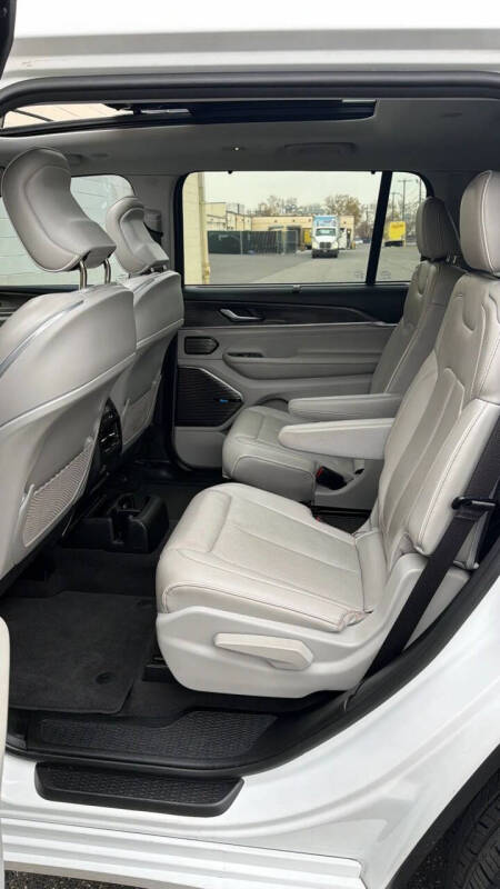 2022 Jeep Grand Cherokee L Overland