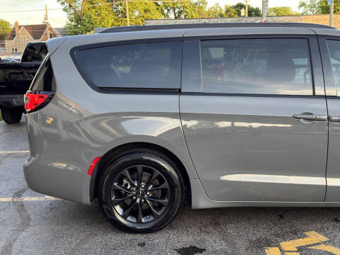 2021 Chrysler Pacifica Touring