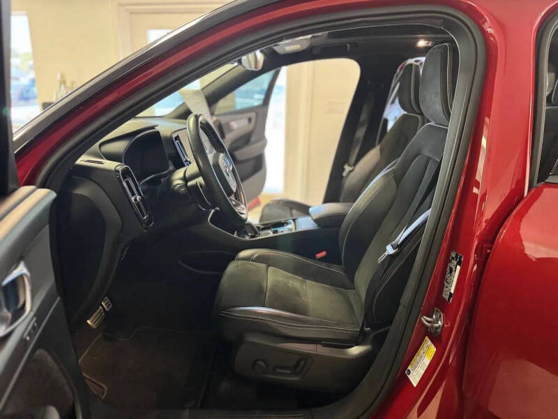 2020 Volvo XC40 T5 R-Design