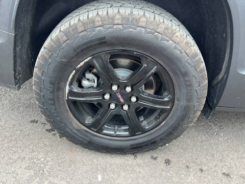 2023 GMC Acadia AT4