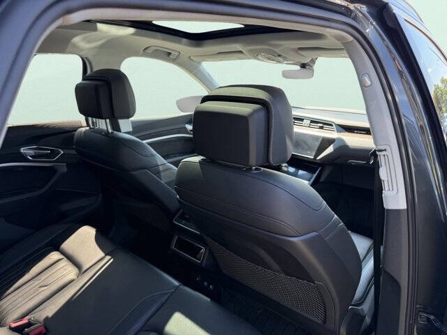 2019 Audi e-tron quattro Prestige