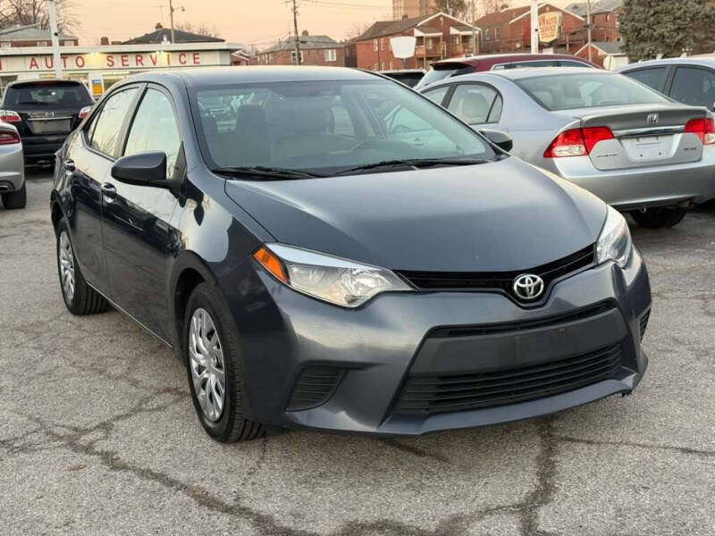 2014 Toyota Corolla LE's photo