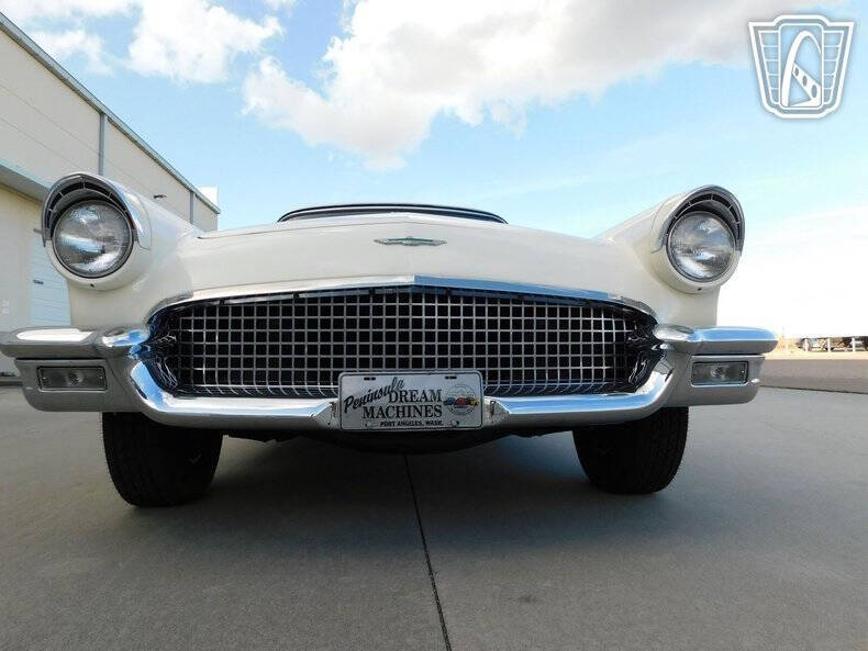 1957 Ford Thunderbird