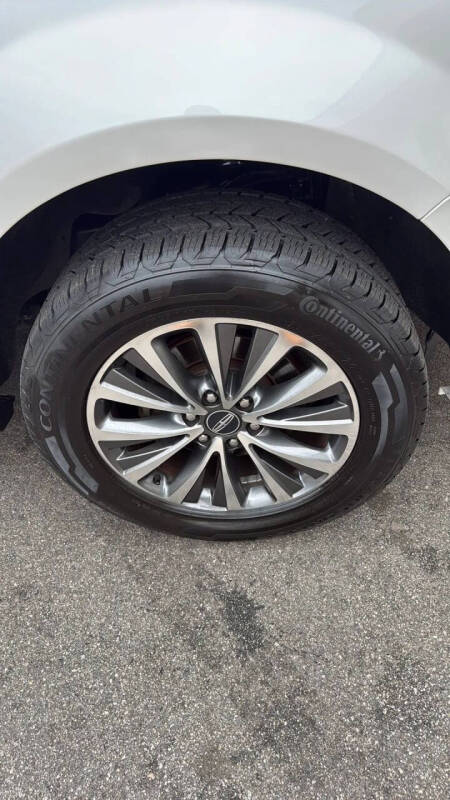 2016 Lincoln Navigator Select