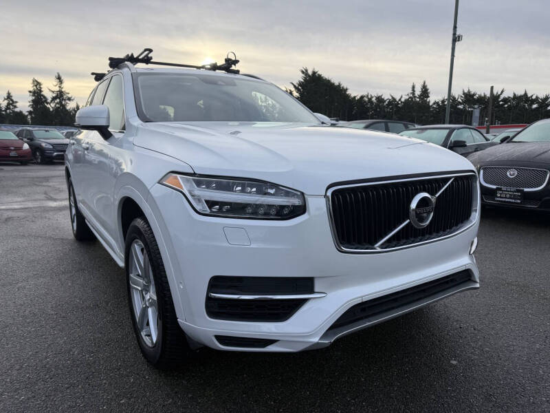 2016 Volvo XC90 T8 eAWD Momentum