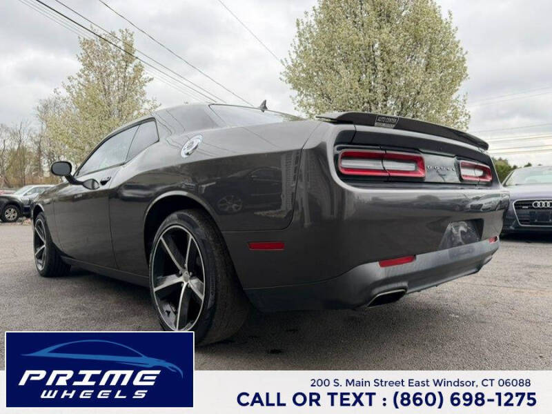2015 Dodge Challenger SXT