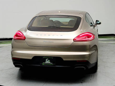 2016 Porsche Panamera