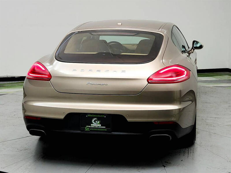 2016 Porsche Panamera